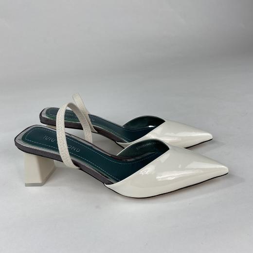 IUIU SECOND春夏时尚尖头后空凉鞋牛漆皮中跟空鞋凉鞋19991 商品图3