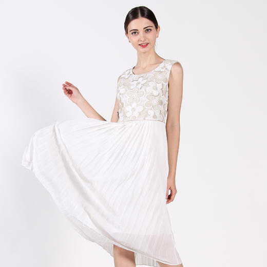 【伯妮斯茵】172S182--白色连衣裙--几何奎罗--《太阳之子--印加》 商品图1