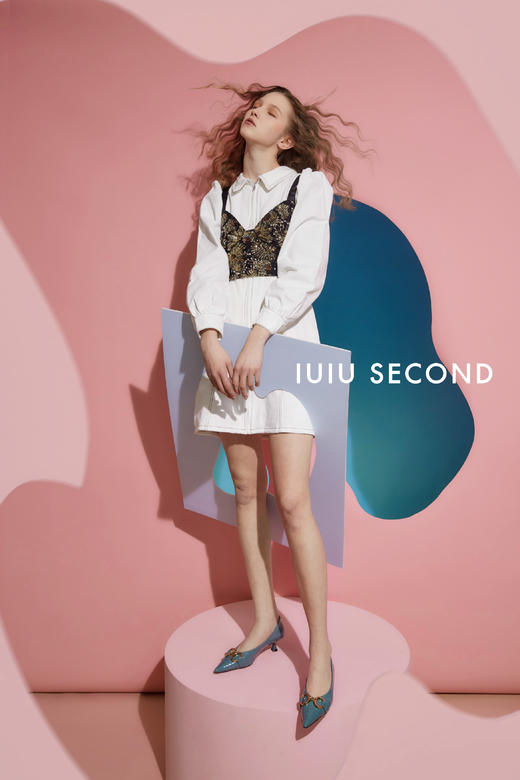 IUIU SECOND 春夏时装尖头浅口单鞋牛漆皮小跟单鞋 商品图2