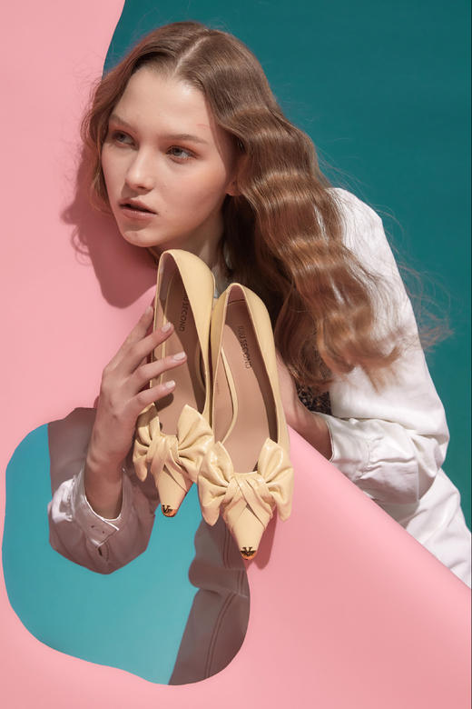 IUIU SECOND 春夏油蜡羊皮立体蝴蝶结浅口高跟鞋 商品图3