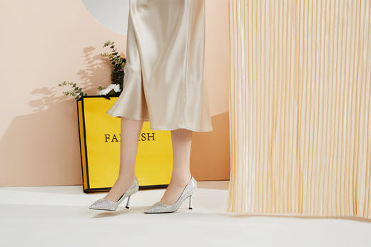 IUIU SECOND 尖头水钻高跟鞋婚鞋宴会鞋 商品图2