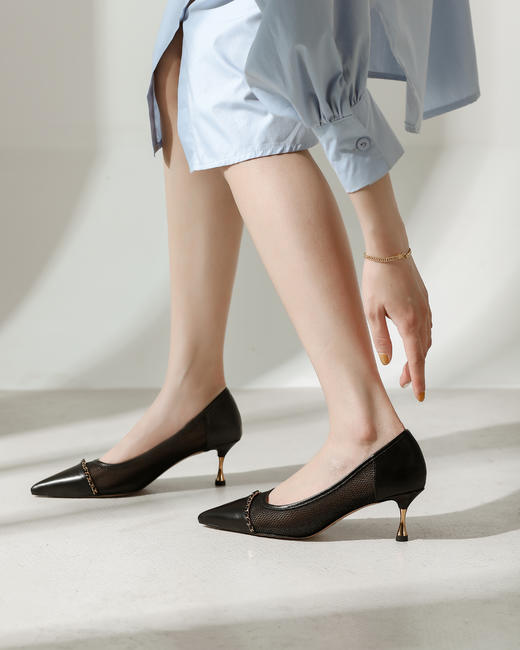 IUIU SECOND 春夏胎牛拼接网纱尖头浅口单鞋 商品图0