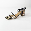IUIU SECOND夏季时尚花纹方头粗跟凉鞋 商品缩略图5