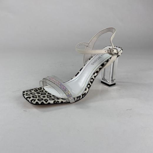 IUIU SECOND夏季时尚花纹元素方头粗跟凉鞋 商品图1