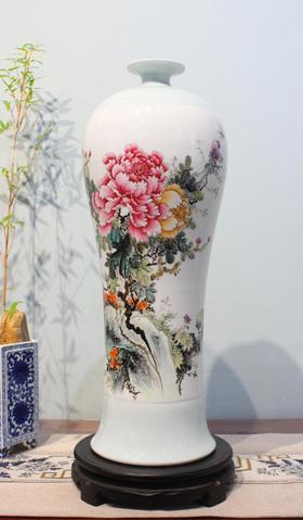 尧娟：粉彩富贵香远梅瓶