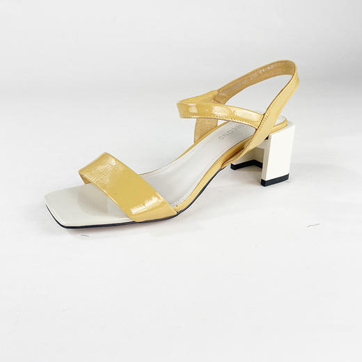 IUIU SECOND夏季简约元素方头中跟凉鞋 商品图4