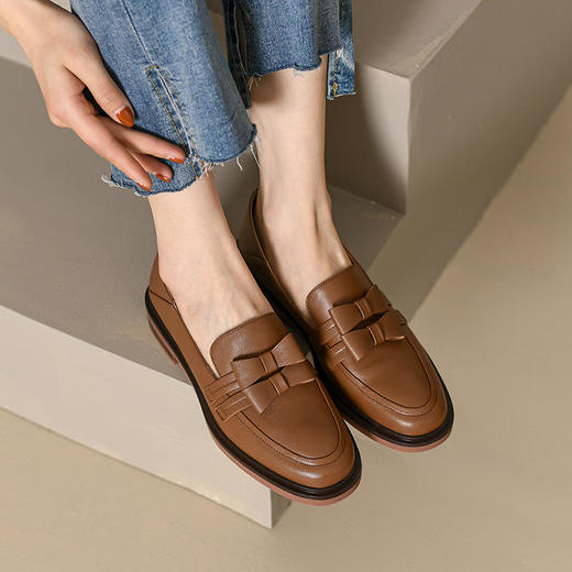 春季新品，粗跟圆头乐福鞋深口单鞋黑色棕色中跟鞋RB-H966 商品图3