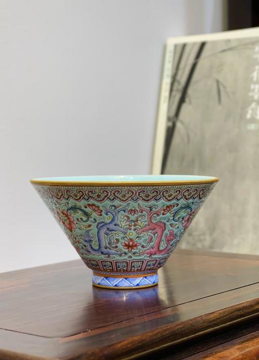 江荣荣：粉彩缠枝莲如意龙纹杯 商品图0