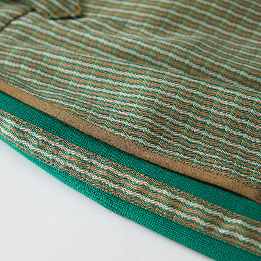 谜底2022夏季新款复古休闲简约撞色拼接醋酸高腰短裤女222MK0731 商品图3