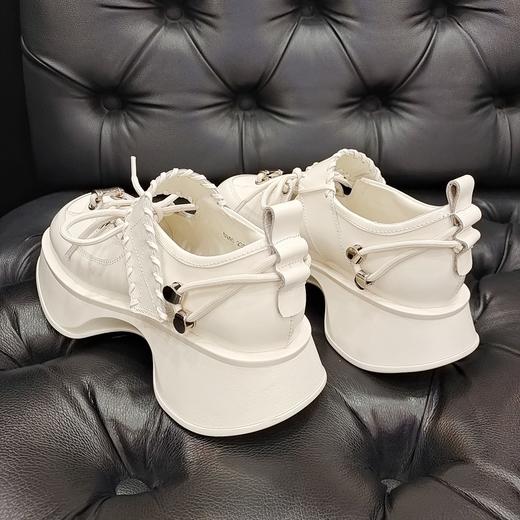 LFGJ 5246  头层牛皮青年设计师系列白色黑色镂空可拆卸绑带厚底鞋 商品图2
