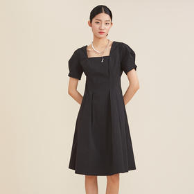 谜底2022夏季新款复古优雅修身收腰方领泡泡短袖连衣裙222ML0582