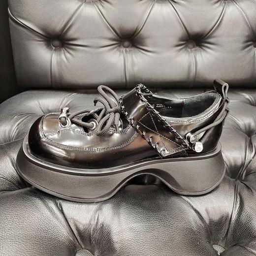 LFGJ 5246  头层牛皮青年设计师系列白色黑色镂空可拆卸绑带厚底鞋 商品图6