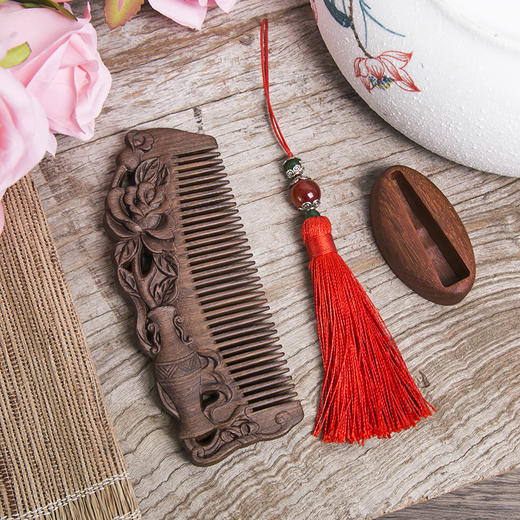 周广胜绿檀木梳，一把滋养 头发 的梳子，檀木油脂，润发细无声 商品图14