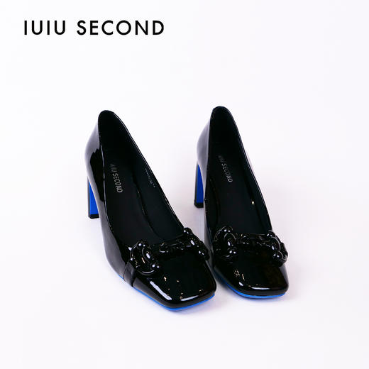 IUIU SECOND 春夏气质格调系列方头漆皮高跟鞋 商品图3