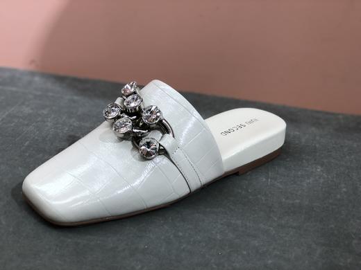 IUIU SECOND春夏漆皮穆勒拖方头矮跟拖鞋 商品图3