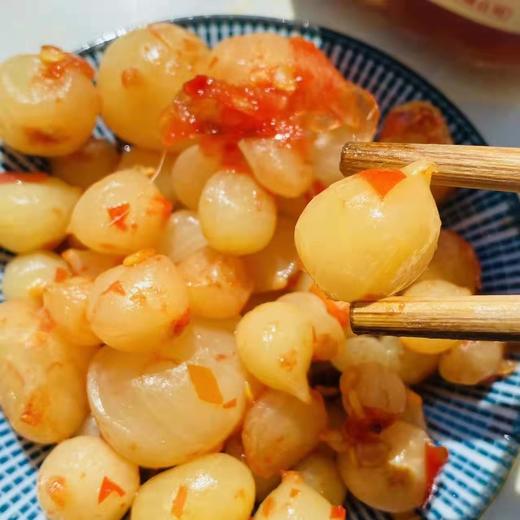 【野生小山蒜】传统工艺腌制 一口咬下 脆爽有嚼劲 香辣微甜 鲜香爽口 满满家乡味 开盖即享云南味 随心搭配都美味 2种规格任选 商品图5