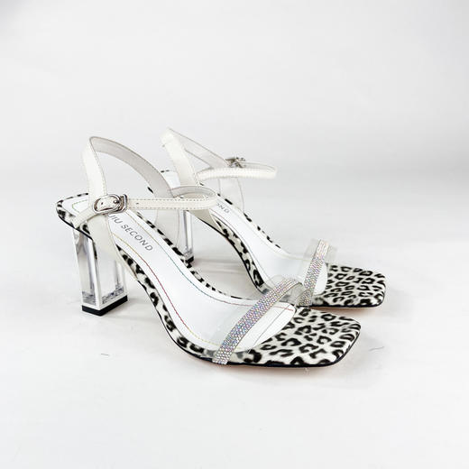 IUIU SECOND夏季时尚花纹元素方头粗跟凉鞋 商品图0