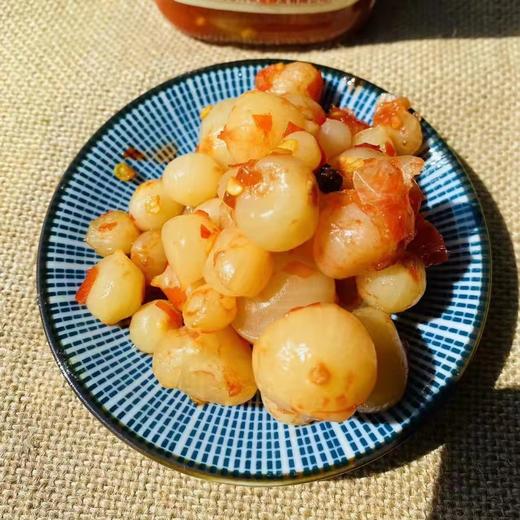【野生小山蒜】传统工艺腌制 一口咬下 脆爽有嚼劲 香辣微甜 鲜香爽口 满满家乡味 开盖即享云南味 随心搭配都美味 2种规格任选 商品图4