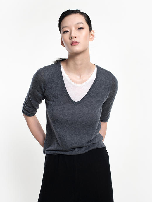 2022新款羊绒混纺16针单股稀针据假两件七分袖V领套头衫 商品图1