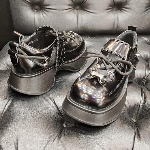 LFGJ 5246  头层牛皮青年设计师系列白色黑色镂空可拆卸绑带厚底鞋 商品图11