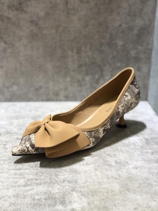 IUIU SECOND 优雅尖头小跟单鞋蝴蝶结印花浅口单鞋 商品图1