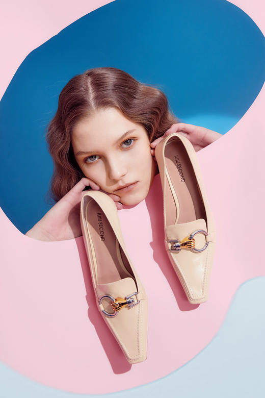 IUIU SECOND春夏时尚金属饰扣浅口小跟牛皮女单鞋 商品图1