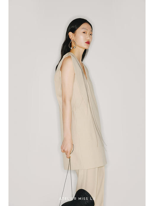 【巴黎郊野】金属流苏设计燕麦浅绿V领飞袖连衣裙/22000011 商品图3