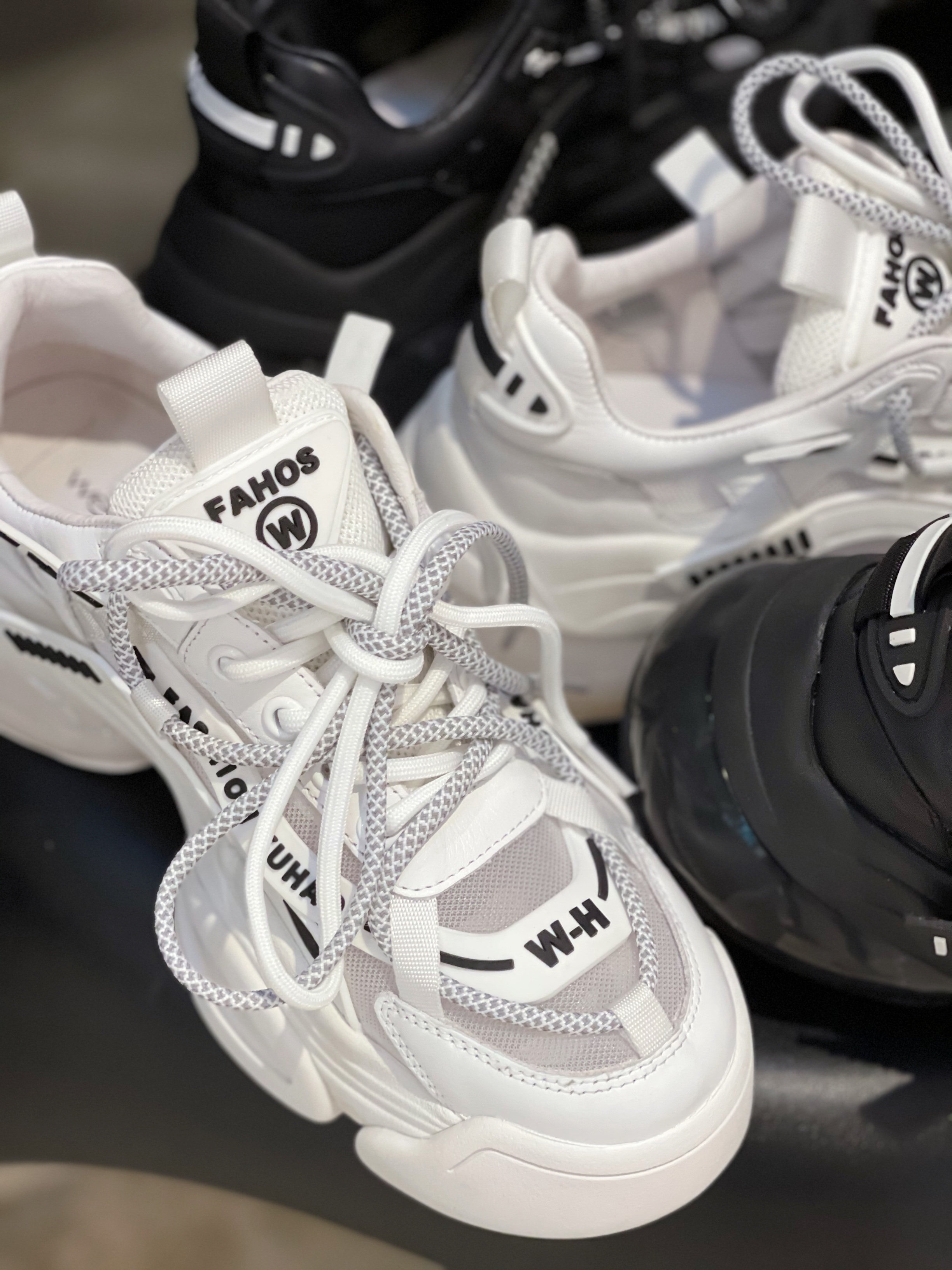 westory女鞋2021春季新款老爹鞋ins潮厚底牛皮圆头运动W21AM53181