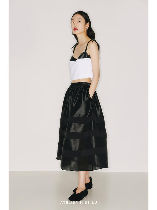 【优氧】肩带打结设计流线领环保皮革纯白小上衣/22002 商品图2