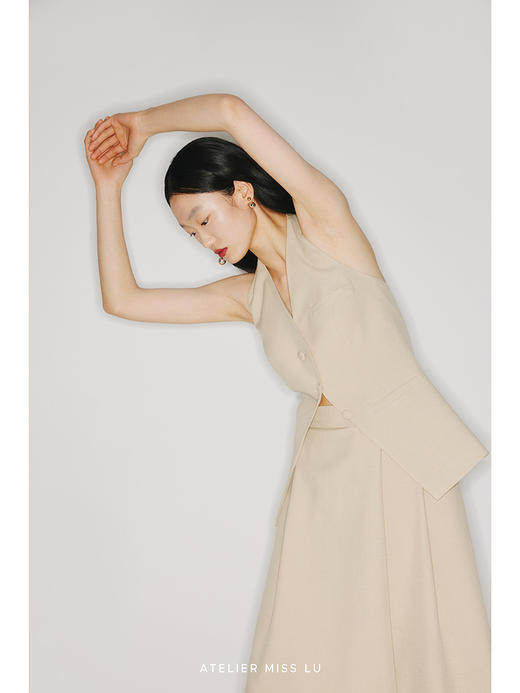 【假面】挂脖露背设计燕麦浅驼收腰马甲/22005 商品图2