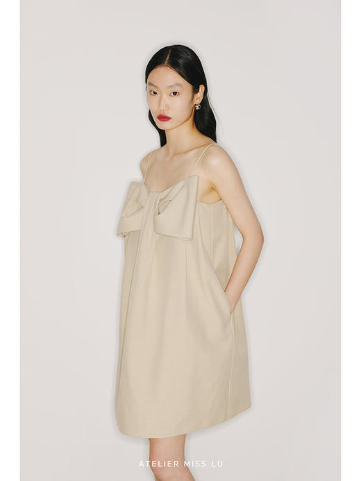 【棉花糖】造型蝴蝶结燕麦浅驼廓形吊带连衣裙/22000032A 商品图3