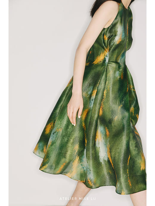 【午夜睡莲】品牌定制印花欧根纱削肩收腰大摆伞裙/22000015 商品图2