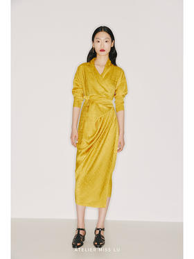 【春日信徒】定制款日本进口三醋酸琉璃黄立裁裹身长袖连衣裙/22000030B