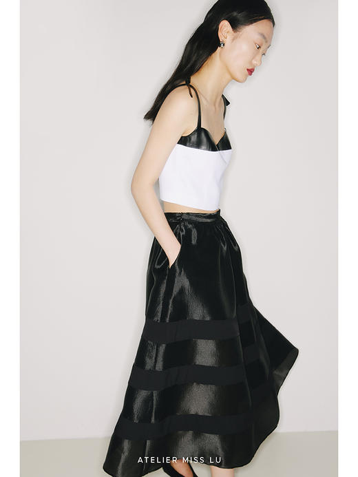 【优氧】肩带打结设计流线领环保皮革纯白小上衣/22002 商品图3