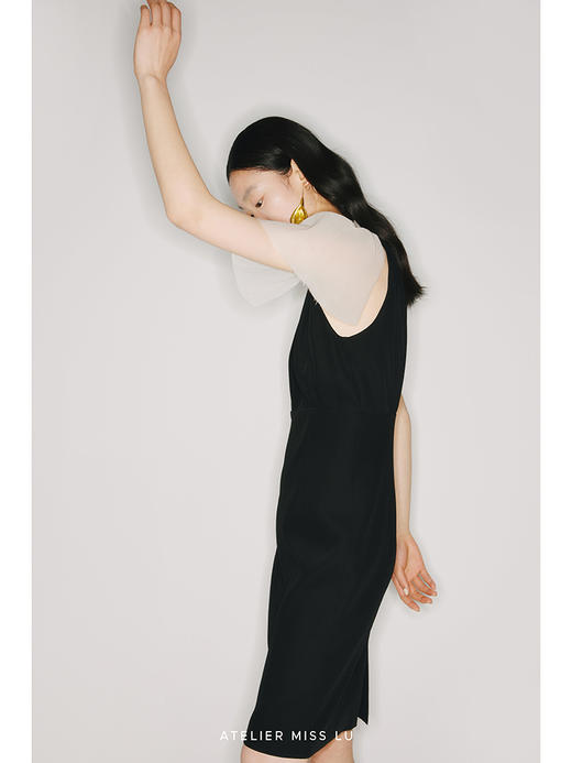 【朱丽叶】细V镂空象牙白薄纱拼接黑色收腰连衣裙/22000033 商品图2