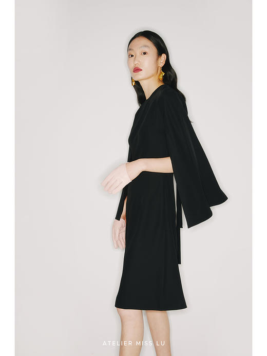 【午夜飞行】露背飘带设计黑色水袖收腰连衣裙/22000016 商品图2