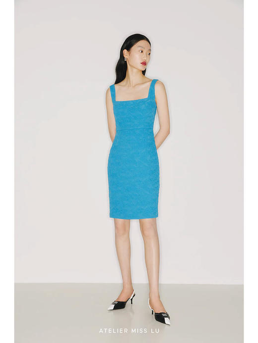 【微风伊比萨】伊比萨蓝质感肌理面料方领吊带包身连衣裙/2200005 商品图2