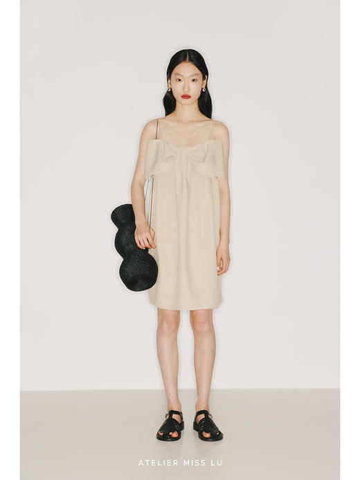 【棉花糖】造型蝴蝶结燕麦浅驼廓形吊带连衣裙/22000032A 商品图0