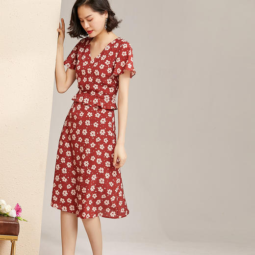 米思阳时尚印花夏季新款V领气质荷叶边高腰设计显瘦雪纺连衣裙 商品图1