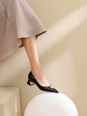 westory女鞋2021夏季新款通勤百搭粗跟尖头单鞋女S21CE71171