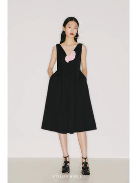 【旋转舞者】手工圆片撞色拼接弧形V领黑色无袖连衣裙/22000027