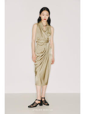 【雕塑】腰间系带设计浅金绿立裁垂褶裹身连衣裙/22000010