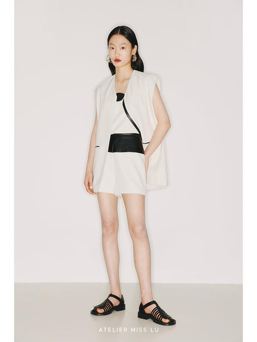 【昼夜】环保PU皮质撞色拼接浅青白小A字短裤/220008 商品图2