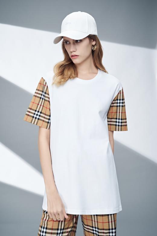 女圆领短T121057 商品图1