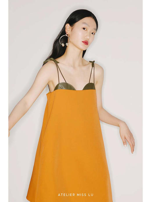 【双生】圆半双生领口设计环保PU拼接日落黄撞色吊带连衣裙/22000021B 商品图2