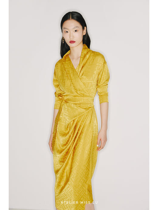 【春日信徒】定制款日本进口三醋酸琉璃黄立裁裹身长袖连衣裙/22000030B 商品图3