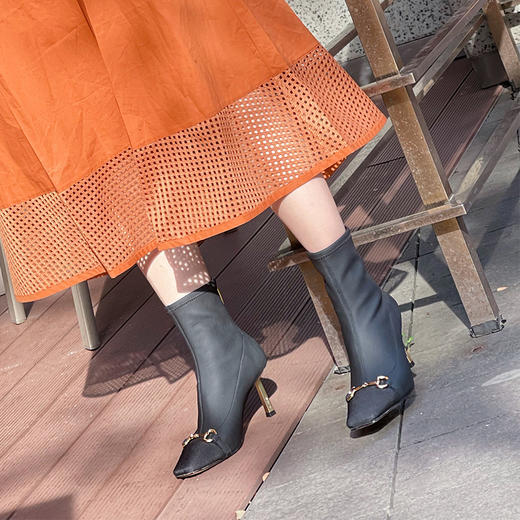 westory2021秋冬新品时装靴短筒女靴细跟W21DS81541 商品图0