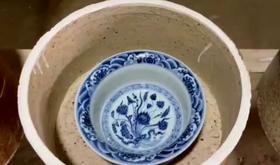 杜芳星：缠枝一束莲内外绘果盘、水洗