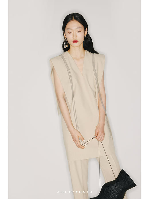 【巴黎郊野】金属流苏设计燕麦浅绿V领飞袖连衣裙/22000011 商品图2