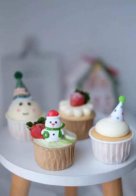 空气炸烤箱|圣诞纸杯蛋糕